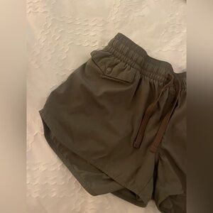 PATAGONIA Women’s Hiking Cargo Baggies Shorts - Army Green